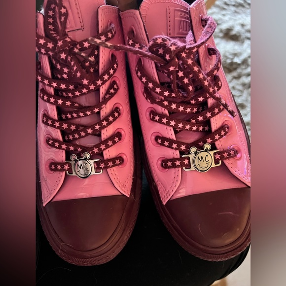 SOLD ELSEWHERE-CONVERSE X MILEY CYRUS PINK SIZE US 8 - Picture 2 of 7